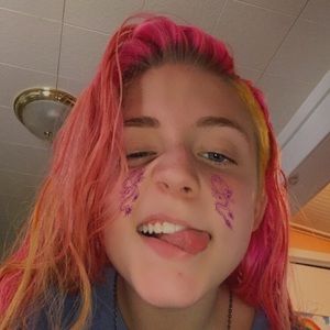 Meet your Posher, Carmen